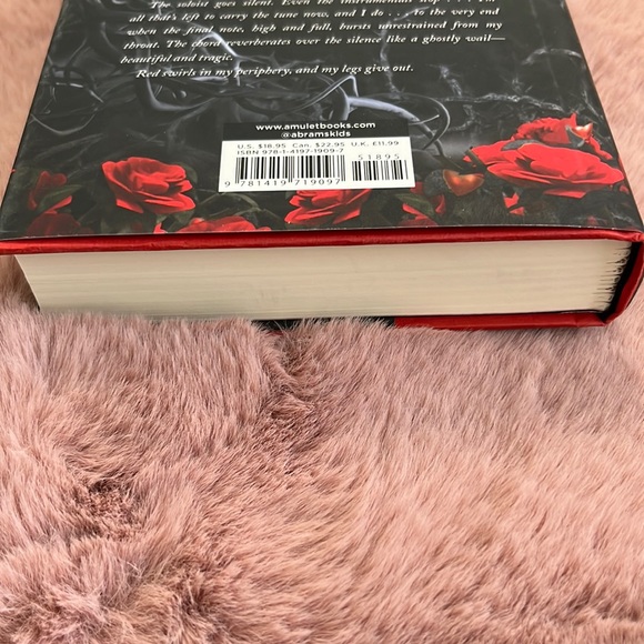 •HARDCOVER•✨ROSEBLOOD by A.G. HOWARD ✨ - Picture 3 of 5